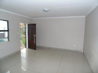 Apartment / Flat For Rent in Lenasia Ext 5, Johannesburg