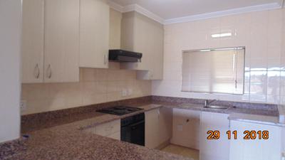 Townhouse For Rent in Lenasia Ext 13, Johannesburg