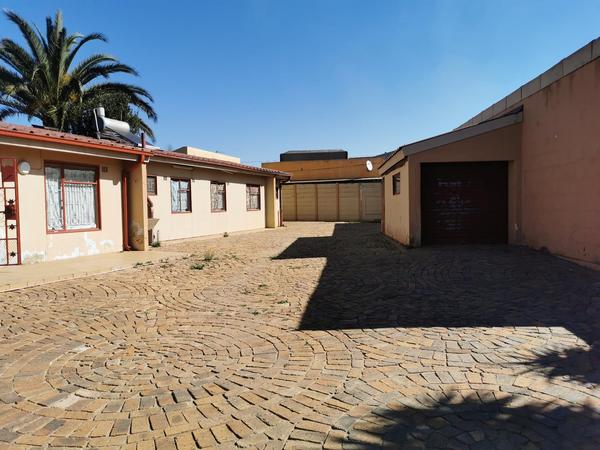 Property For Sale in Lenasia, Johannesburg