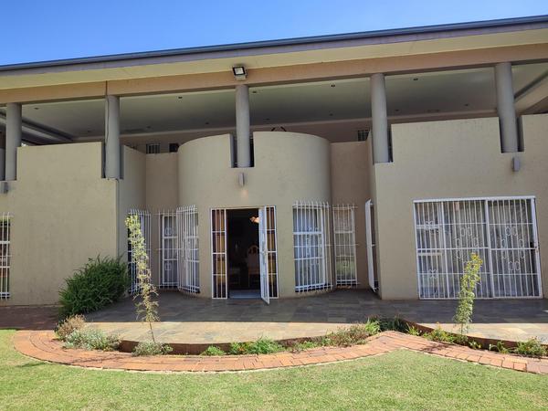 Property For Sale in Lenasia Ext 7, Johannesburg